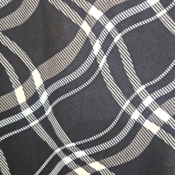 No Boundaries Women's Stretchy Pants Size XL 15-17 - Picture 3 of 7